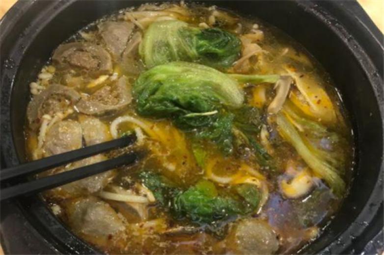 八角亭云南过桥米线